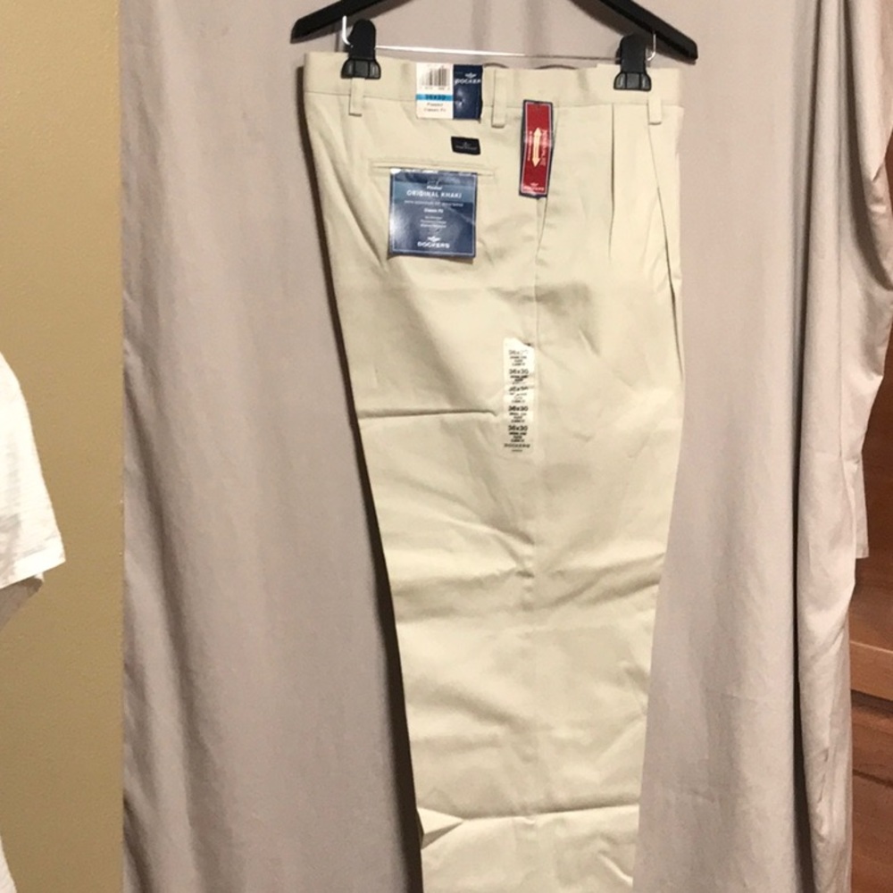 NWT Dockers Men's Classic Fit Original Khaki Pants Size 36x30